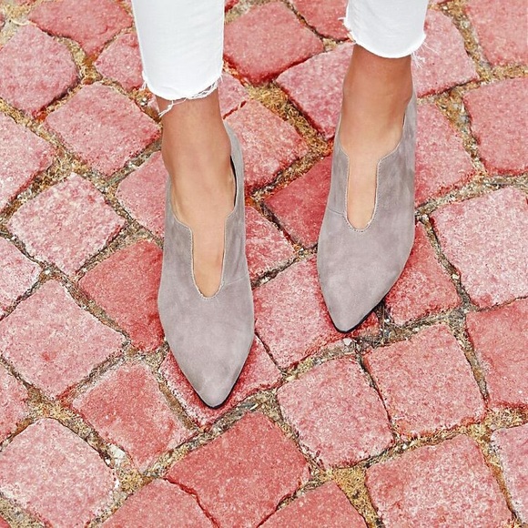 NEW in the box! Girotti Suede Pumps - Picture 5 of 7